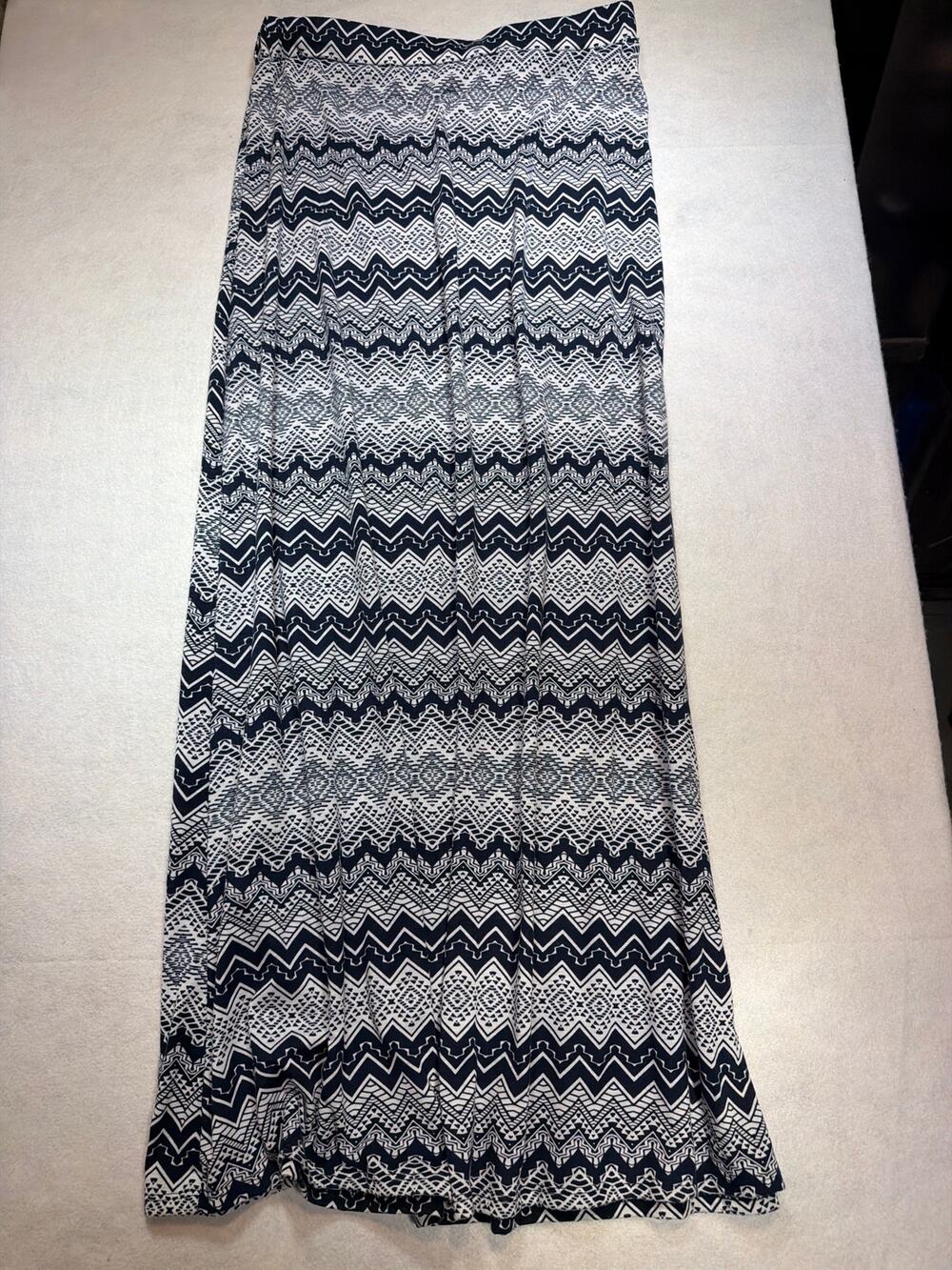 Ultra Flirt Geometric ZigZag Maxi Skirt Navy Blue White Size Large Elastic Waist